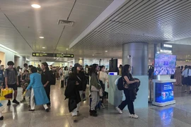 Cảng Hàng không Quốc tế Tân Sơn Nhất tăng cường chống dịch do virus Nipah