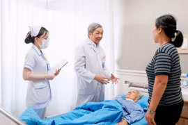 Cứu sống cụ bà 90 tuổi mắc bướu giáp lớn chèn ép khí quản