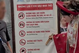 Từ sự việc của Ngân 98, đâu là quy định đội mũ vào nhà thờ?