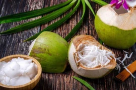 Cùi dừa hỗ trợ giảm cân, tốt cho sức khỏe