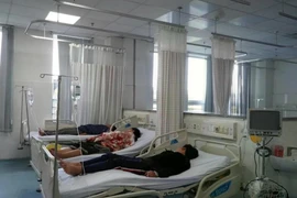 Vụ nghi ngộ độc sau khi ăn bánh mì tiệm vỉa hè ở TP HCM tăng lên 59 người