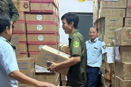 Thu giữ gần 25 tấn sữa bột nghi hàng giả ở Long An