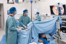 Người đàn ông 50 tuổi ở Hà Nội mắc 3 loại ung thư nguyên phát hiếm gặp