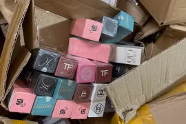 Đột kích kho nước hoa giả các thương hiệu nổi tiếng 