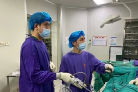 Hàng trăm viên sỏi bám vào túi mật 2 ngăn của người phụ nữ 