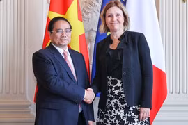 Thủ tướng Phạm Minh Chính hội kiến Chủ tịch Quốc hội Pháp