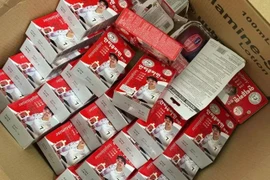 Phá đường dây sản xuất gần 70.000 chai dầu gió Con Ó giả