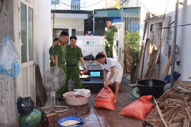 Nghệ An phát hiện 1,5 tấn sản phẩm mỡ động vật không rõ nguồn gốc