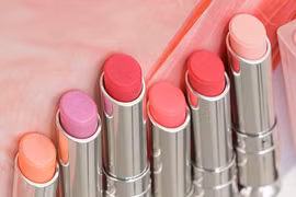 Son môi ảnh hưởng đến sức khỏe thế nào?