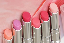 Son môi ảnh hưởng đến sức khỏe thế nào?