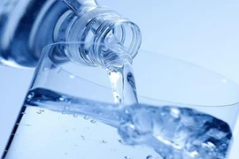 Hai mẫu nước uống đóng chai Levia Plus, Thăng Long không đạt chất lượng