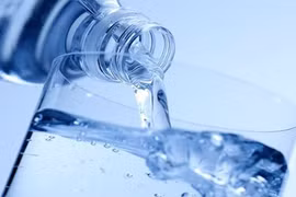 Hai mẫu nước uống đóng chai Levia Plus, Thăng Long không đạt chất lượng