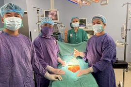 'Chỉnh sửa' cho bệnh nhân 21 tuổi có bộ gen nam nhưng mang hình thể nữ 