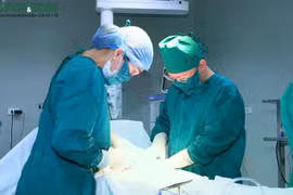 Ca phẫu thuật cấp cứu đặc biệt cứu mẹ và thai nhi trong tình trạng nguy hiểm