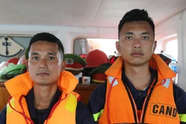 Trung uý công an kể phút phá kính, cứu bé trai trên tàu Vịnh Xanh 58 