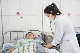 Phẫu thuật nội soi thành công khối u trung thất sát cột sống