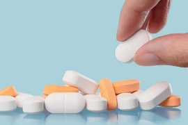 Hủy hoại thận từ việc tự ý dùng thuốc giảm cân, giảm đau