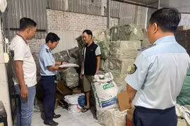 TP HCM tạm giữ hơn 1 tấn kẹo dẻo không rõ nguồn gốc