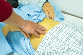 Người phụ nữ suýt mất mạng vì tự ý dùng thuốc nam trị đau đầu