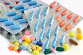 Người bệnh mạn tính cần chuẩn bị thuốc thế nào khi di chuyển Tết xa