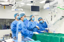 Phẫu thuật nội soi bằng robot cứu thận ứ nước nặng