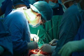 Thực hiện thành công ca ghép đồng thời tim - phổi đầu tiên tại Việt Nam
