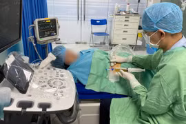 Người phụ nữ có nang thận to như quả trứng vịt