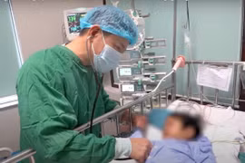 Ca ghép gan từ người cho chết não giúp bé 3 tuổi hồi sinh