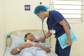 Người đàn ông ở Phú Thọ suýt mất mạng vì bị kiến cắn 