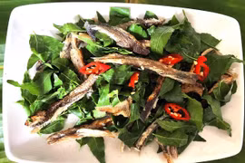 Gỏi lá sầu đâu trộn cá lóc, đặc sản ăn là mê