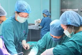 Cô gái 22 tuổi ở Quảng Ninh cấp cứu sau khi làm đẹp vùng kín