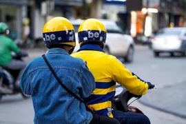 Hãng xe công nghệ hỗ trợ gì cho tài xế "vượt bão" giá xăng dầu