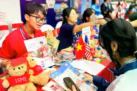 Nhiều trường Đại học khối kinh tế công bố điểm chuẩn, NEU cao nhất 28,84 điểm