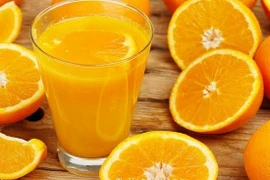 Đầu độc cơ thể khi uống nước cam theo cách này
