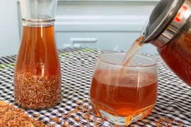 Công dụng bất ngờ của nước gạo lứt rang 