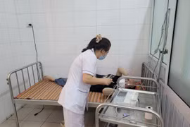 Hơn chục công nhân nhập viện, nghi ngộ độc thực phẩm tại Huế