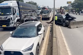 Hiện trường 8 ô tô tông liên hoàn trên quốc lộ ở Đồng Nai