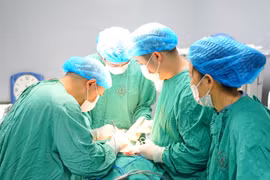 Phát hiện mắc ung thư tuyến giáp khi đi khám vì nuốt vướng