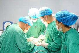 Phát hiện mắc ung thư tuyến giáp khi đi khám vì nuốt vướng