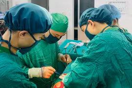 Bệnh nhân 25 tuổi bị u Lymphangioma sau phúc mạc được phẫu thuật thành công