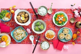 Làm sao để ăn Tết vui khỏe, không lo tăng cân?