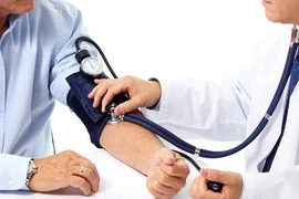 Cần làm gì khi huyết áp tăng cao đột ngột?