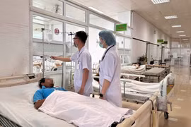 7 người bị ngộ độc sau khi ăn lẩu nấm lạ