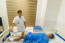 Cứu cẳng chân gần đứt lìa cho nam sinh 15 tuổi ở Hà Nội