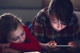 Sử dụng thiết bị điện tử, nguy cơ mắc rối loạn tim mạch?