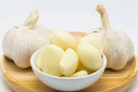 Thường xuyên ăn tỏi sống có lợi gì cho sức khỏe?