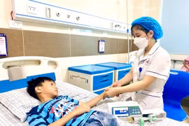 Bé 10 tuổi ở Phú Thọ nhập viện do bị sốc nhiệt điều hòa