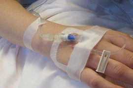 Nhập viện vì truyền dịch 'bổ não', 'lấy lại năng lượng'