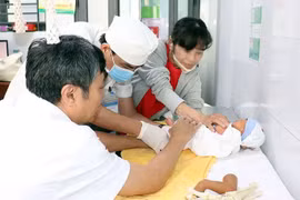 11 nhóm được hưởng 100% chi phí khám, chữa bệnh từ ngày 1/7