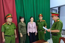 Chủ cơ sở nha khoa Tuyết Chinh bị tạm giữ hình sự 